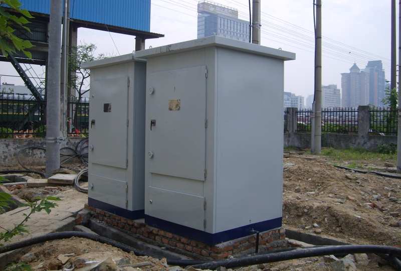 铁路中性点接地电阻柜现场安装